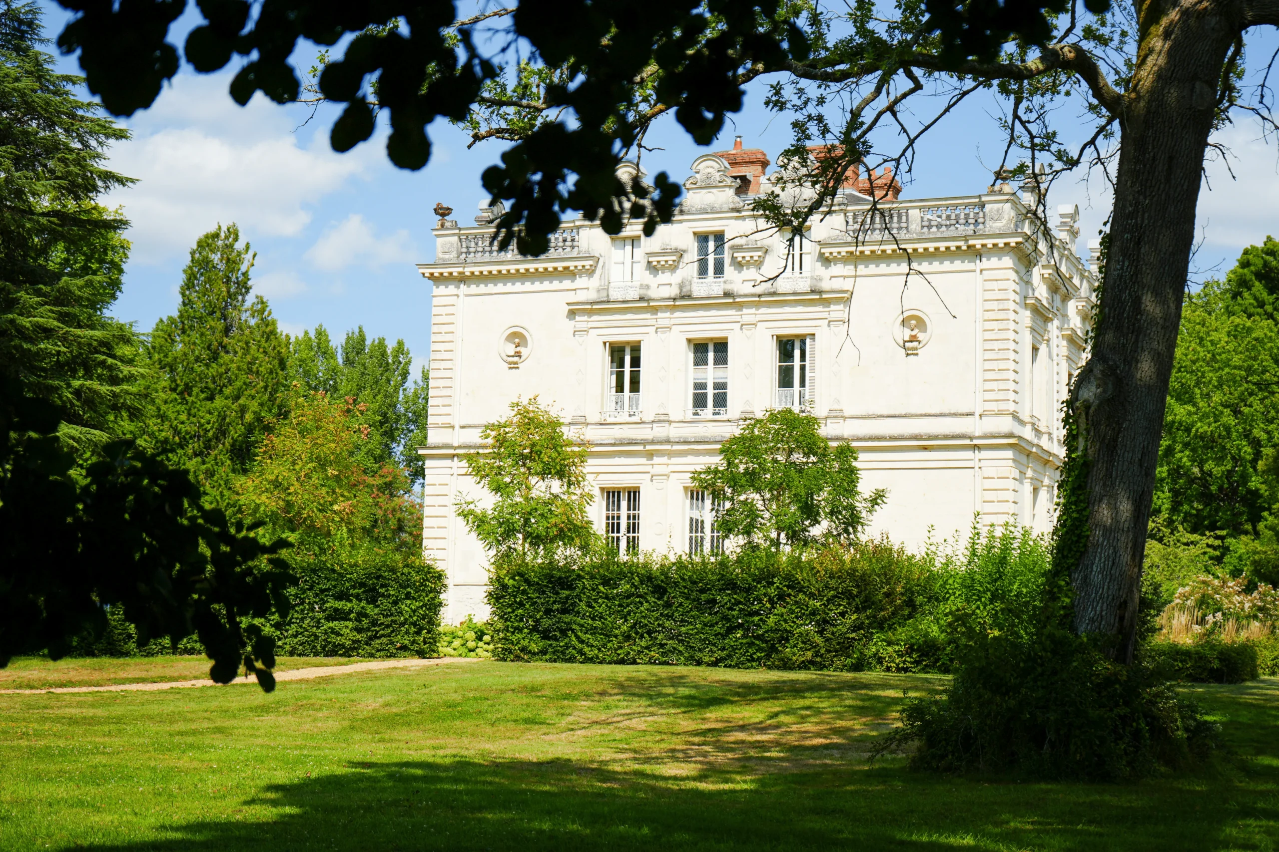 Château Du Loroux - The Château 4